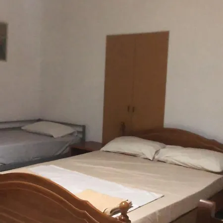 Ylli Apartament * Qeparo